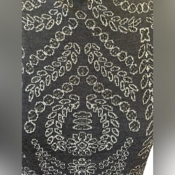 St. John Collection by Marie Gray Sweater and Tank Top Set Gray Metallic- S/4 - Picture 10 of 13